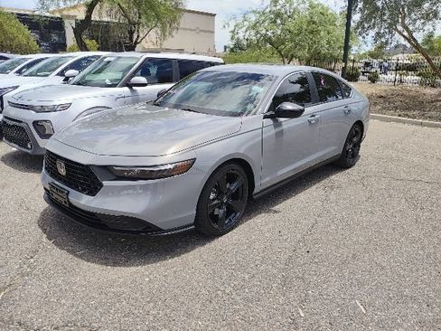 Used 2025 Honda Accord Sport image 2