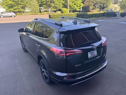 Used 2017 Toyota RAV4 SE AWD/4WD image 12