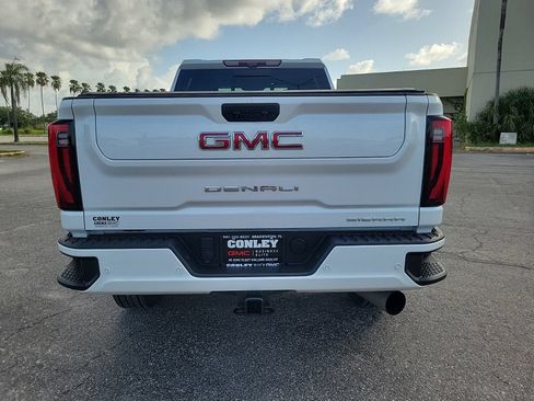 Used 2024 GMC Sierra 2500 Denali w/ Denali Reserve Package AWD/4WD image 7