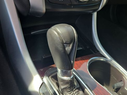Used 2015 Acura TLX FWD image 16