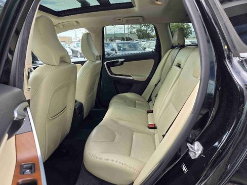 Used 2017 Volvo XC60 T5 Inscription w/ Preferred Option Package image 10