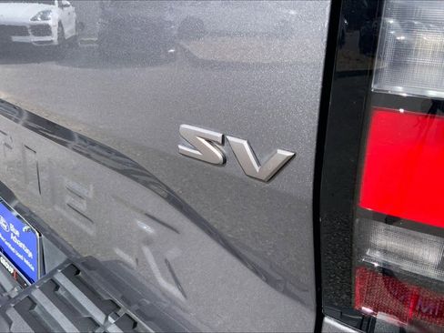 Used 2023 Nissan Frontier SV w/ SV Convenience Package RWD image 10