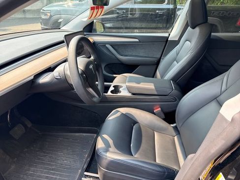 Used 2023 Tesla Model Y Long Range AWD/4WD image 14