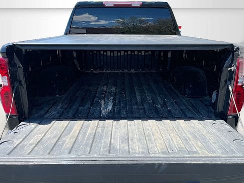 Used 2022 Chevrolet Silverado 1500 LT AWD/4WD image 25