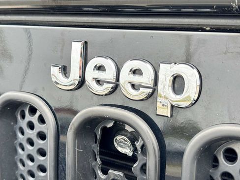 Used 2016 Jeep Wrangler Sport AWD/4WD image 11