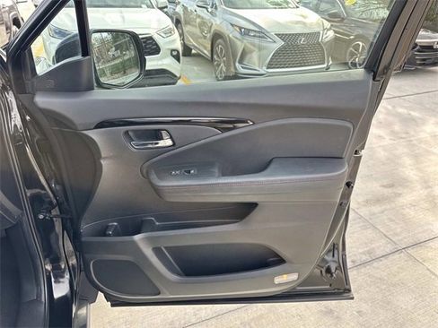 Used 2023 Honda Ridgeline Black Edition image 13