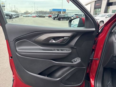 Used 2024 GMC Terrain SLE w/ Driver Convenience Package image 26