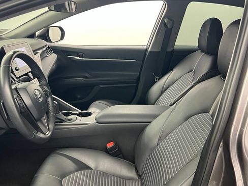 Used 2024 Toyota Camry SE FWD image 6