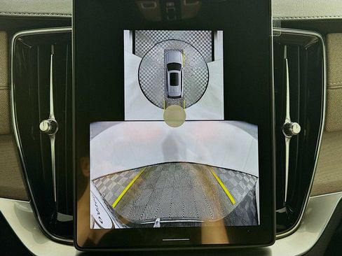 New 2026 Volvo XC90 T8 Plus image 15