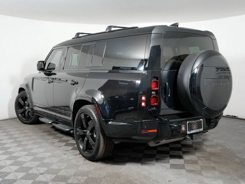 Used 2025 Land Rover Defender 130 X-Dynamic SE image 3