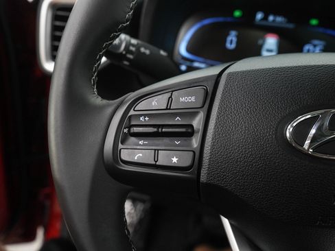 Certified 2024 Hyundai Venue SEL FWD image 22