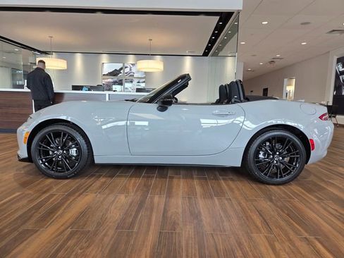 New 2025 MAZDA MX-5 Miata Club image 2