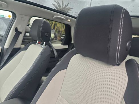 Used 2025 Land Rover Discovery Sport S image 26