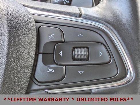 Used 2023 Buick Envision Avenir image 32