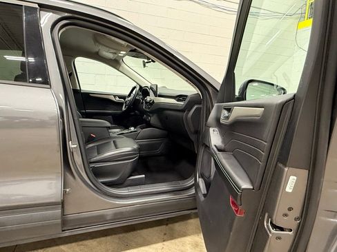 Used 2021 Ford Escape SEL image 40
