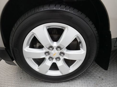 Used 2016 Chevrolet Traverse LT w/ Style and Technology Package FWD image 25