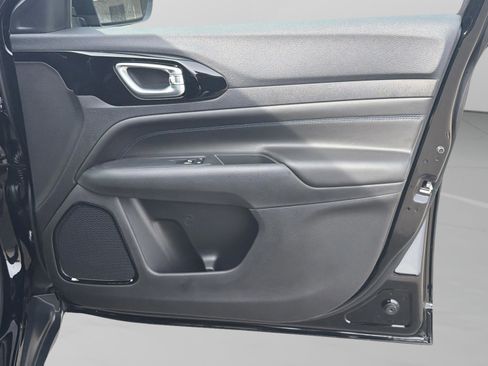 New 2026 Jeep Compass Latitude image 29