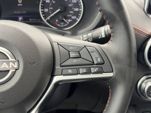 Used 2025 Nissan Sentra SR FWD image 13