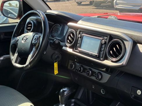 Used 2016 Toyota Tacoma SR5 w/ SR5 Appearance Package (SN) AWD/4WD image 23