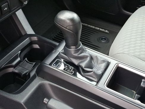 Certified 2021 Toyota Tacoma SR AWD/4WD image 17