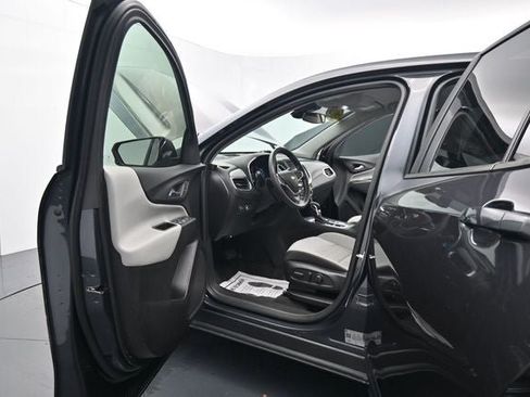 Used 2022 Chevrolet Equinox LS w/ LS Convenience Package FWD image 17