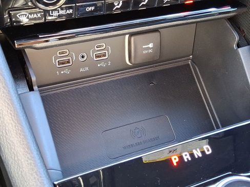 New 2025 Jeep Grand Cherokee Laredo w/ Luxury Tech Group I AWD/4WD image 10