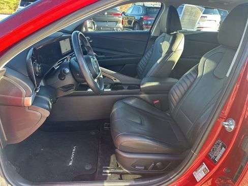 Used 2023 Hyundai Elantra Limited image 14