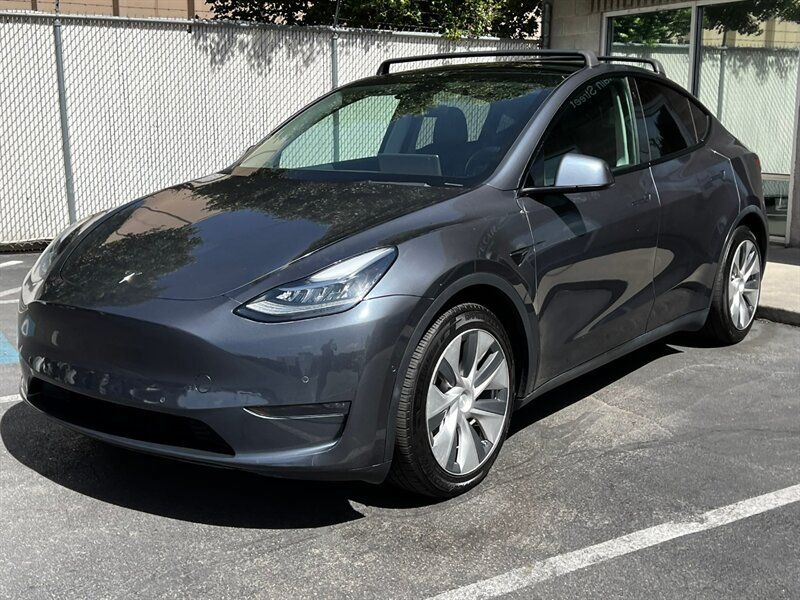 Used 2021 Tesla Model Y Long Range AWD/4WD image 3