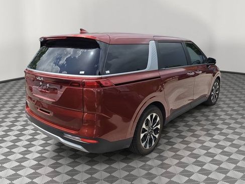 Used 2024 Kia Carnival EX FWD image 4