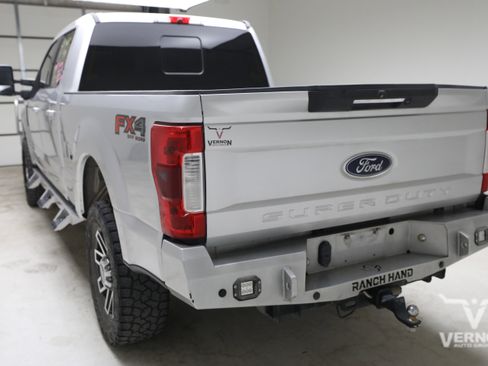 Used 2017 Ford F250 Lariat w/ Lariat Ultimate Package AWD/4WD image 2