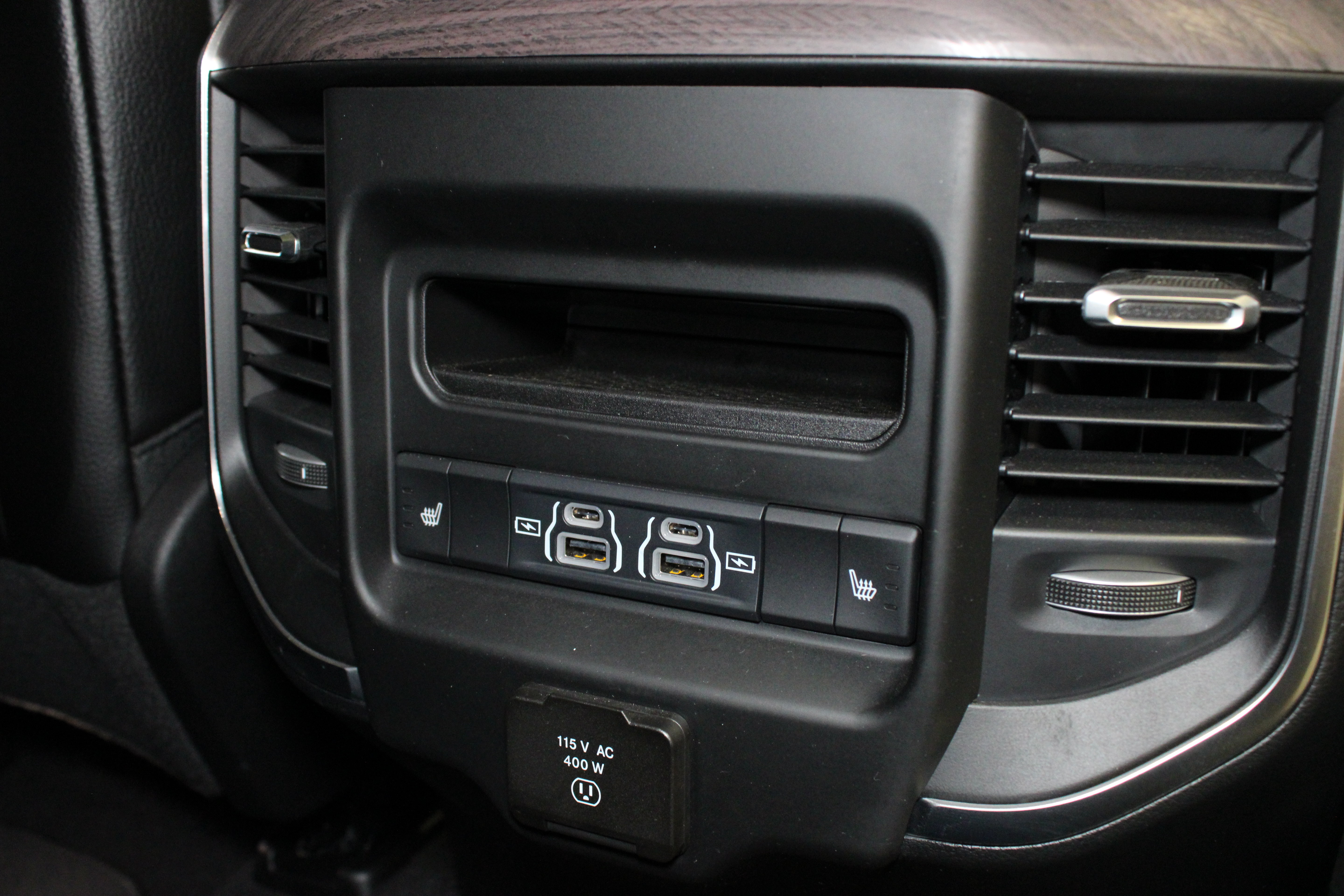 Used 2025 RAM 1500 Laramie AWD/4WD image 18