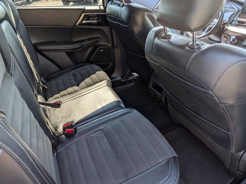 Used 2025 Mitsubishi Outlander SE AWD/4WD image 23