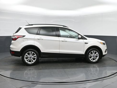 Used 2018 Ford Escape SE w/ SE Sync 3 Package image 8