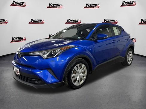 Used 2019 Toyota C-HR LE image 1