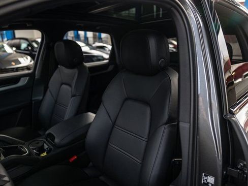 New 2026 Porsche Cayenne E-Hybrid AWD/4WD image 5