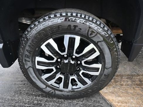 Used 2025 GMC Sierra 2500 Denali Ultimate image 12