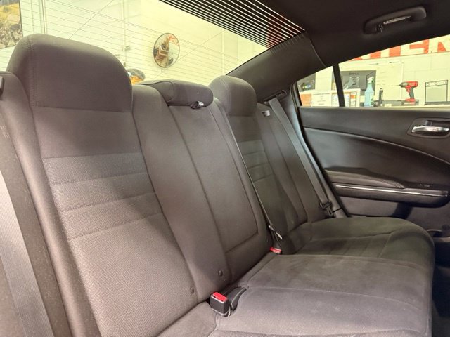 Used 2013 Dodge Charger SE RWD image 22