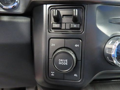 Used 2024 Ford F250 Platinum w/ FX4 Off-Road Package image 54