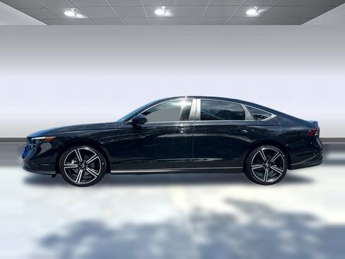 Certified 2025 Honda Accord Sport image 2