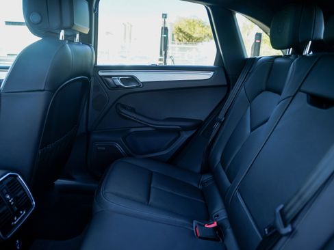 New 2026 Porsche Macan image 29
