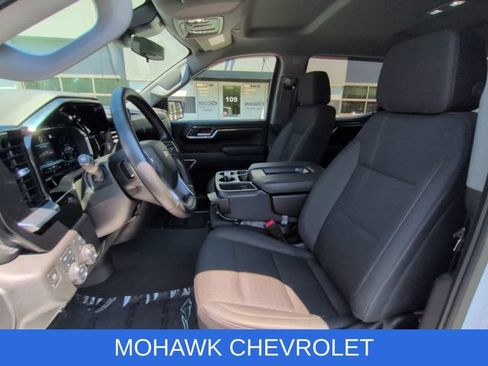 Certified 2023 Chevrolet Silverado 1500 LT w/ Z71 Off-Road Package AWD/4WD image 19