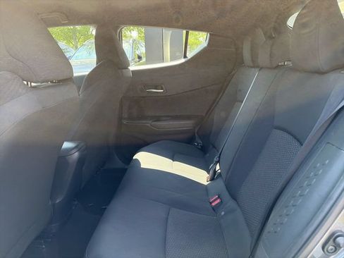 Used 2019 Toyota C-HR XLE FWD image 22