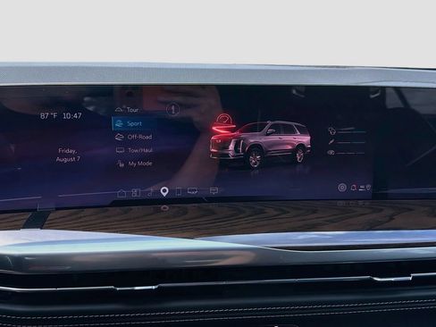 Certified 2026 Cadillac Escalade Platinum Sport w/ LPO, ONYX Package AWD/4WD image 32