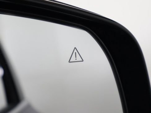 Used 2025 Kia Sorento LX image 35