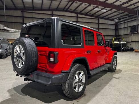 Used 2021 Jeep Wrangler Unlimited Sahara AWD/4WD image 5