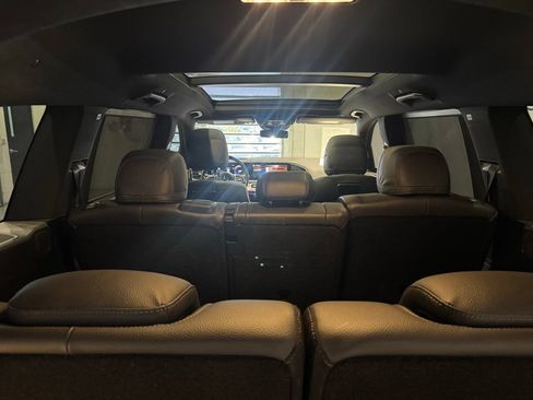 Used 2020 Mercedes-Benz GLS 450 4MATIC image 28