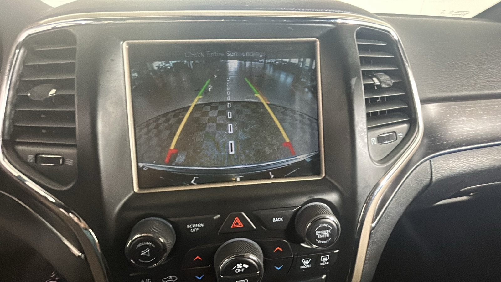 Used 2015 Jeep Grand Cherokee Limited w/ Trailer Tow Group IV AWD/4WD image 24