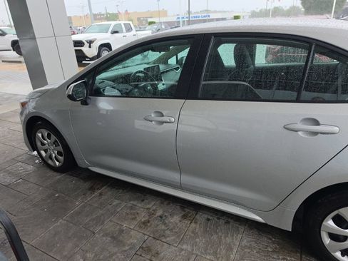 Used 2024 Toyota Corolla LE FWD image 2