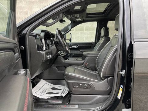 Used 2024 GMC Sierra 2500 AT4X AWD/4WD image 9