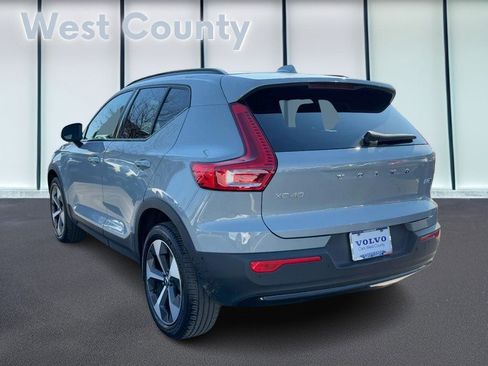 Certified 2025 Volvo XC40 B5 Plus image 6